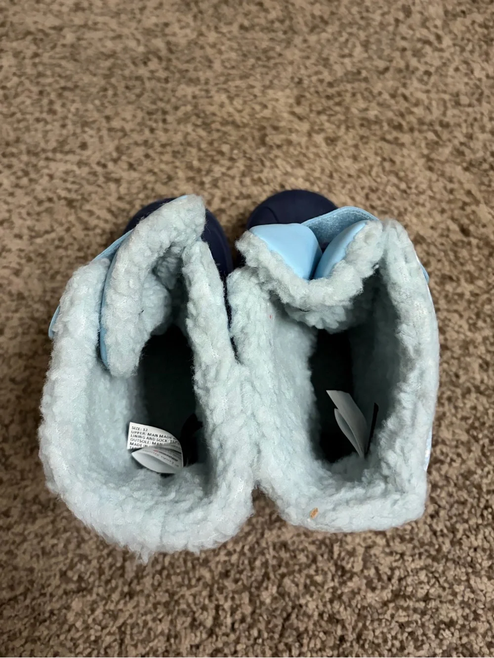 Bluey snowboots size 12 NWT